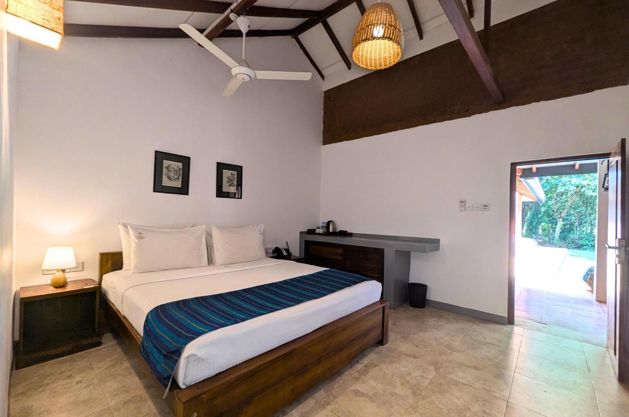 Pinthaliya Resort Sigiriya Exterior photo